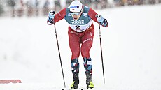 Norský bec na lyích Erik Valnes ve sprintu Svtového poháru v Ruce.