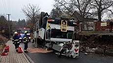 P�evrácený autoje�áb v obci Babice (22. listopadu 2023)