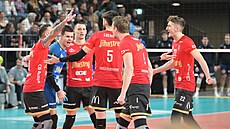 �eskobud�jovi�tí volejbalisté se radují.