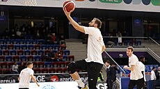 Martin Kí z Nymburka se chystá na utkání FIBA Europe Cupu.
