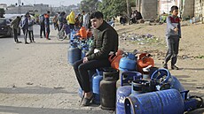Do Pásma Gazy i v druhý den p�ím��í proudí dodávky humanitární pomoci � lék�,...