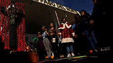 Lidé v Ciudad Juárez v Mexiku si pipomínají Mezinárodní den boje proti násilí...