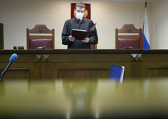 Soudce ruského Nejvyššího soudu Oleg Nefedov oznamuje zákaz „mezinárodního...