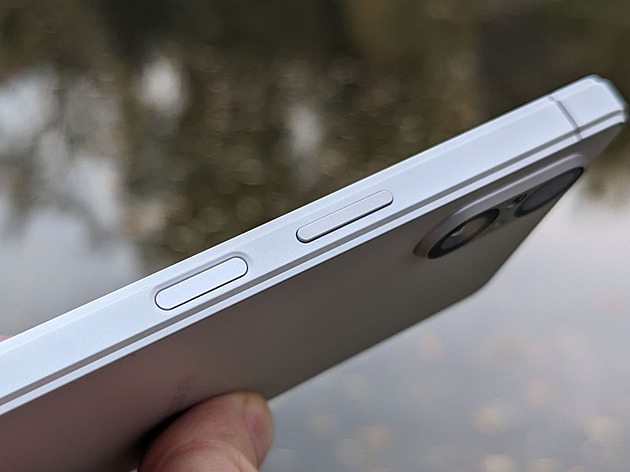 Král kompaktů malinko vypadává z role. Test Sony Xperia 5 V