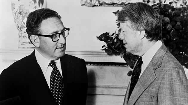 Americký exministr zahranií Henry Kissinger s prezidentem USA Jimmym Carterem...