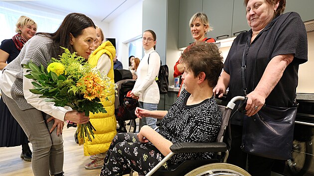 Centrum Paprsek spustilo za asistence náměstkyně primátora Alexandry Udženiji novou pečovatelskou službu (30. listopadu 2023)