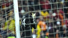 Branká André Onana z Manchesteru United po zápase s Galatasarayem.