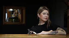Tatérka Anuka Marková je „chodící reklamou“ na tetování a zdobení lidského těla.