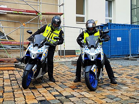 Msttí policisté se vybavili dvma skútry znaky Zontes za bezmála 250 tisíc korun.