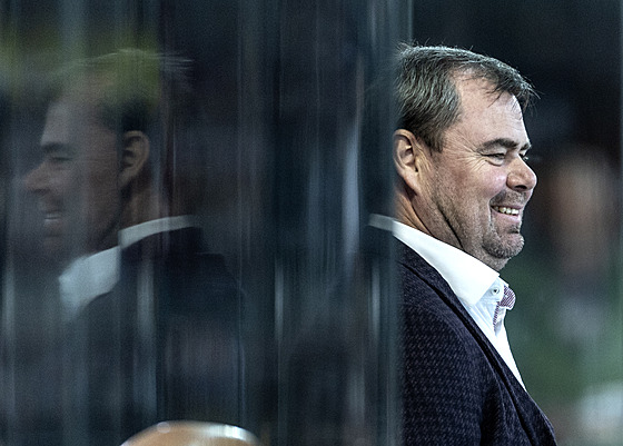 Jaroslav �pa�ek jako jeden z trenér� Legend �eskoslovenska b�hem exhibi�ního...