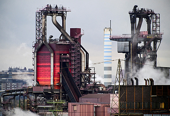 Ocelárna spolenosti ThyssenKrupp v Duisburgu v Nmecku (24. listopadu 2023)