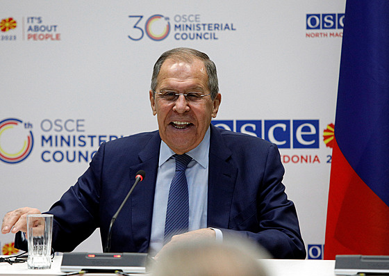 éf ruské diplomacie Sergej Lavrov na konferenci v Severní Makedonii. (1....