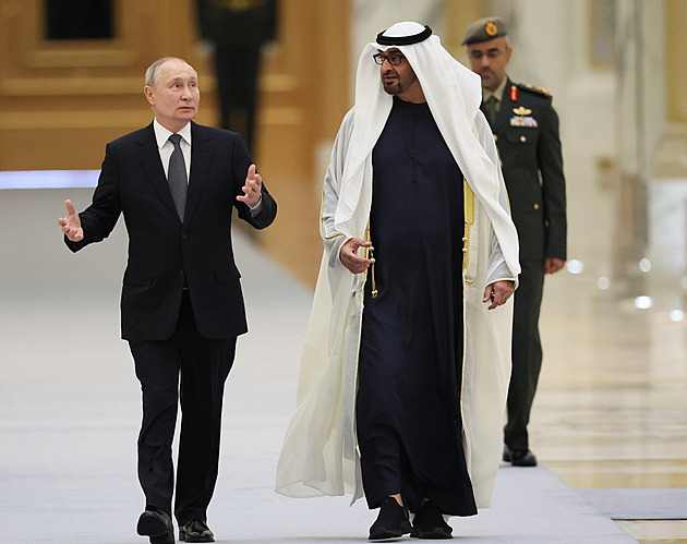 Putinův strach. Jeho letadlo do Emirátů doprovodily stíhačky s raketami