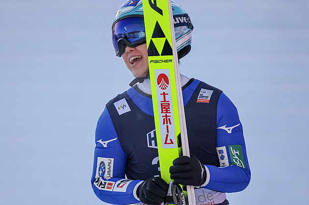 V úvodním závodu SP skokanek na lyžích bodovaly v Norsku tři Češky