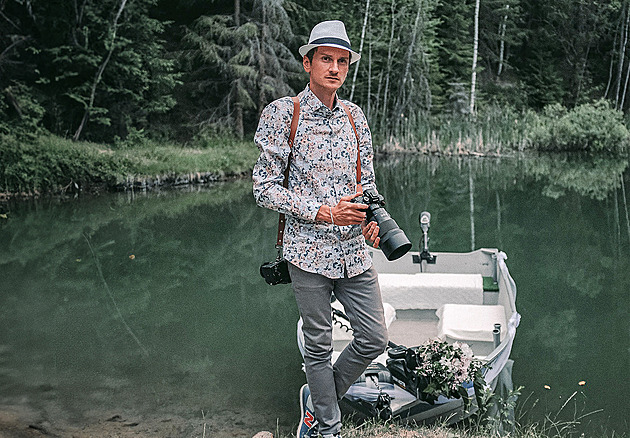 Na svatby beru manželku, na momentky má ženský pohled, říká fotograf