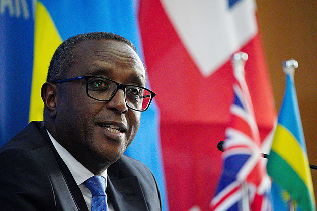 Británie tvrdě omezí veškerou migraci. S Rwandou má novou smlouvu o deportacích