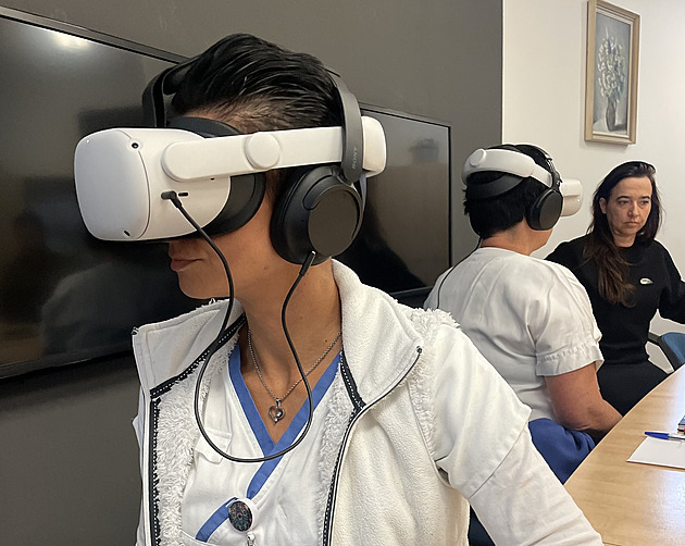 Zdravotní sestry se ve virtuální realitě učily, jak říkat nepříznivé zprávy