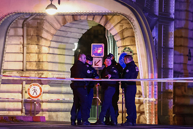 Útočník v Paříži zabil turistu. Rozrušila mě situace v Pásmu Gazy, řekl policii