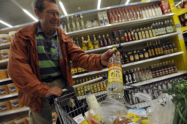 Češi se před koncem roku zásobují alkoholem, po Novém roce bude dražší