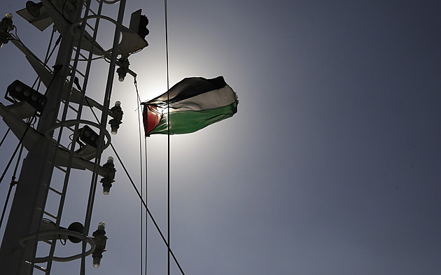 Jemenští Húsíové proměnili ukořistěnou izraelskou loď v turistickou atrakci