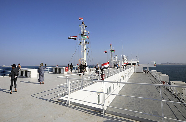 Jemenští Húsíové proměnili ukořistěnou izraelskou loď v turistickou atrakci