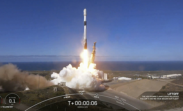 Falcon 9 vynesl do kosmu špionážní satelit Jižní Koreje. Bude sledovat KLDR