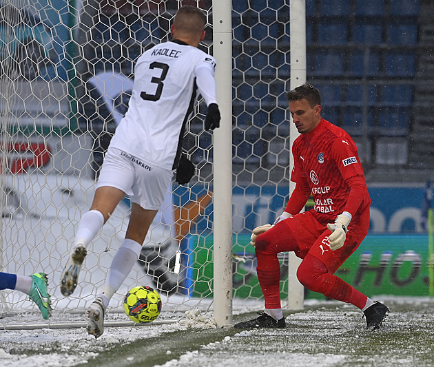 Brankář Slovácka Heča: Chytání na sněhu? To není fotbal, nedá se na to připravit