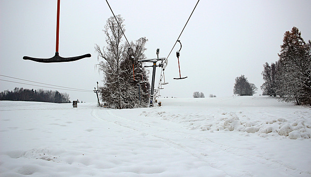 Ještě to zkusím, říká provozovatel skiareálu. Petříkovice opět otevírají