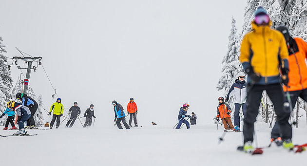 „Jezdí se na tom skvěle.“ Lyžařská sezona začala, vlekaři hlásí ideální podmínky