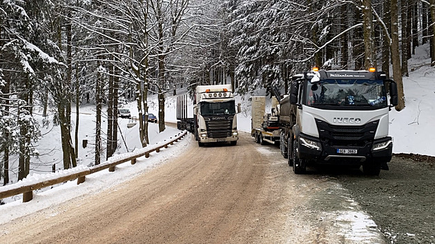 Proti solení cesty na Šerlich bojuje petice. Signatáři mají strach o přírodu