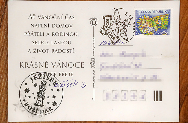 Desítky kilogramů orazítkovaných zásilek. Ježíškova pošta na Božím Daru jede naplno