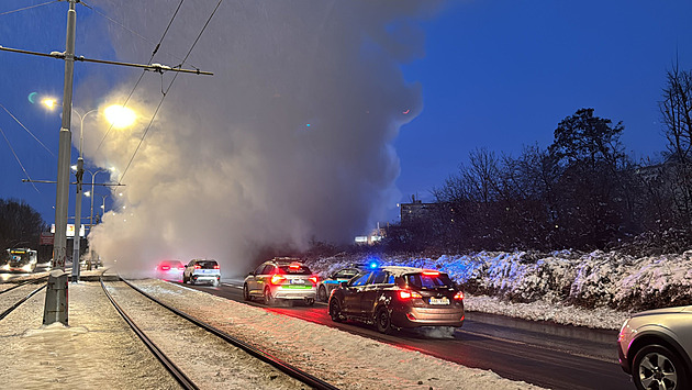 V Praze 10 praskl parovod, odstávka tepla zasáhla 12 tisíc domácností