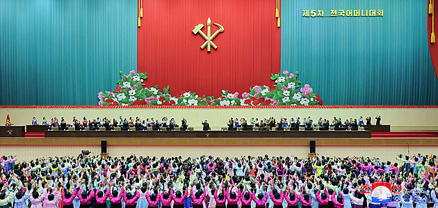 Urychlete přípravy na válku, burácí Kim. Korea podle USA vyzbrojuje Rusko