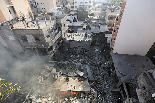 Na jih Pásma Gazy odešli civilisté, teď tam vjely desítky izraelských tanků