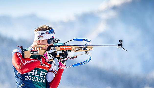 ONLINE: Biatlonisté jedou v Hochfilzenu sprint. Jak se daří Čechům?