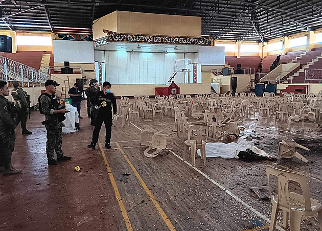 Údajný islamistický útok na filipínské univerzitě zabil čtyři lidi a desítky zranil