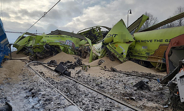 Z havarovaných vlaků v České Třebové zbyla jen hromada šrotu, musí se rozřezat