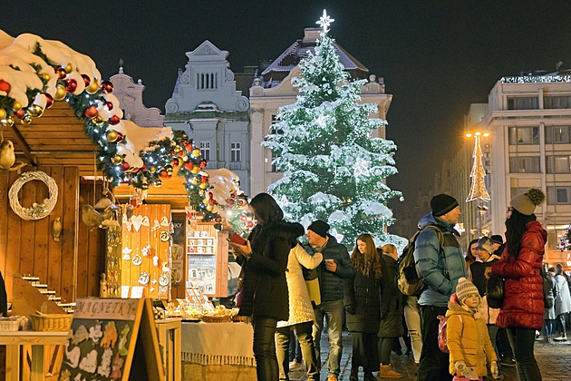 ANKETA: Náměstí ve městech zaplnily vánoční trhy. Vyberte ty nejkrásnější