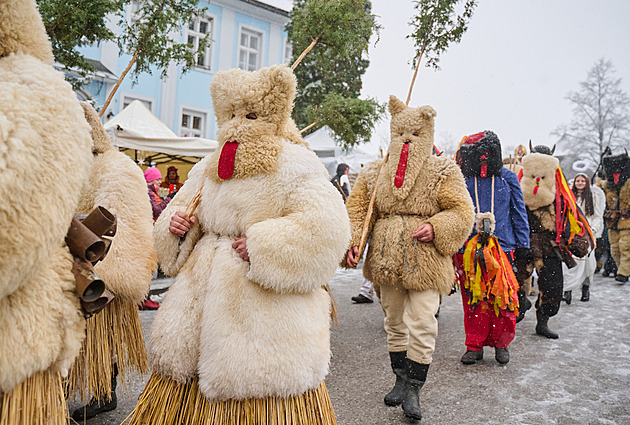 Jubilejní Valašský Mikulášský jarmek v Kloboukách dostal sněhovou kulisu