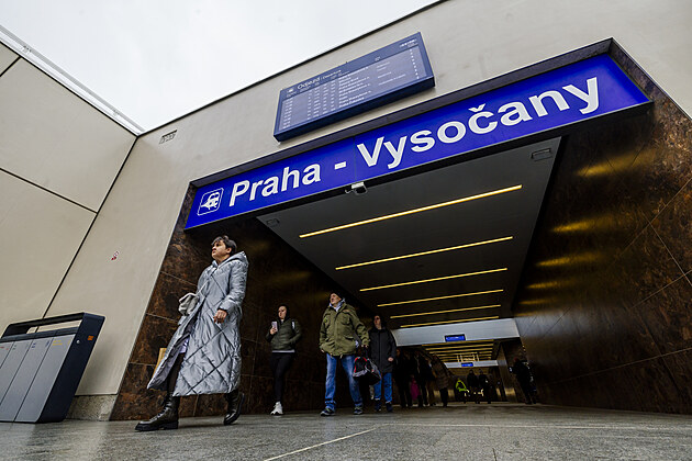 Slavnostní otevení vlakové stanice Praha-Vysoany po rekonstrukci (7. prosince...