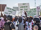 Píznivci haitského politika, policisty a zloince Guye Philippea protestují...