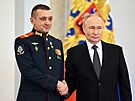 Ruský prezident Vladimir Putin na slavnostním pedávání medailí v pedveer Dne...