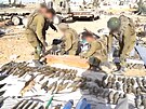 Izraelci v Gaze objevili jeden z nejvtích sklad zbraní Hamásu. Byl u...