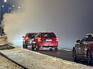 Havárie horkovodu v ernokostelecké ulici komplikuje dopravu. (5. prosince 2023)
