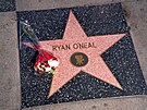 Na zesnulého amerického herce Ryana O'Neala lidé vzpomínají i na hollywoodském...