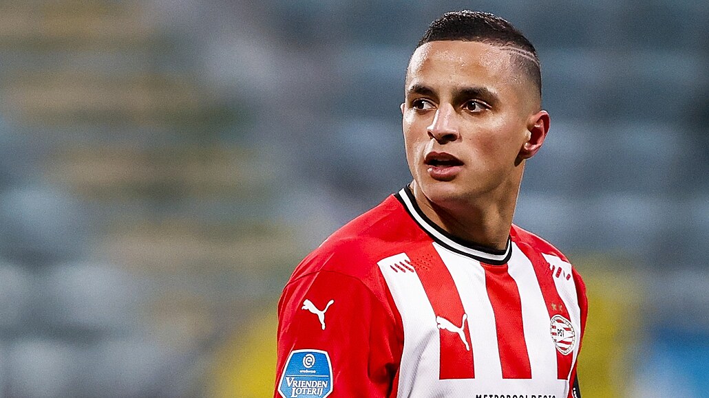 Mohamed Ihattaren, nizozemský fotbalista s marockými kořeny, v dresu PSV...