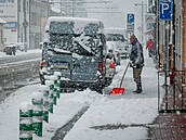 České Budějovice zasypal sníh. Snímek ukazuje čtvrť Rožnov. (1. prosince 2023)