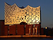 Budova Labské filharmonie v Hamburku, dějiště losovacího ceremoniálu...