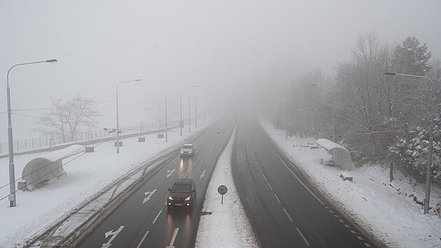 Smog trápí Moravskoslezský kraj. Na snímku situace v m�stském obvodu Slezská...