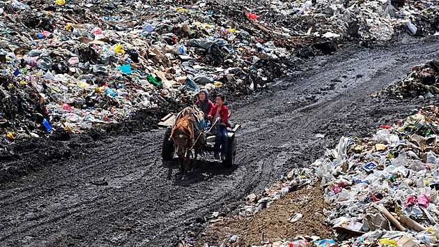 Mongolsko dnes pat mezi prvn destku zem svta s nejvt produkc plastovch odpad.